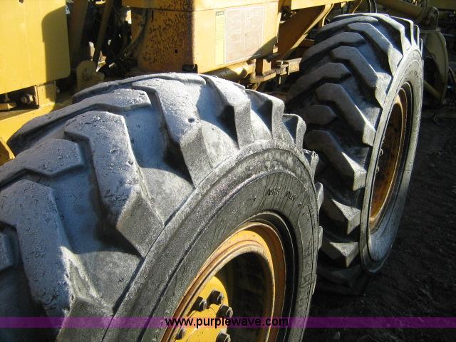 image for item A5815 1984 Caterpillar 140G motor grader