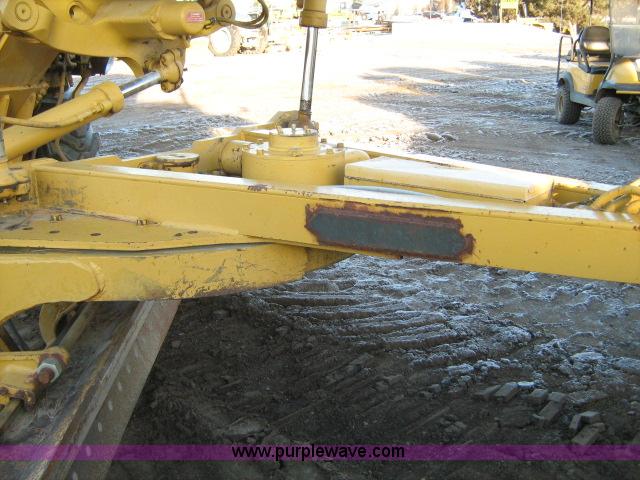 image for item A5815 1984 Caterpillar 140G motor grader