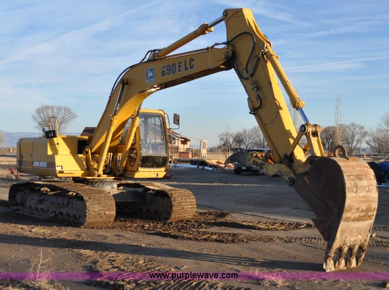 image for item A5841 1997 John Deere 690E LC excavator