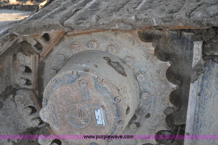 image for item A5841 1997 John Deere 690E LC excavator