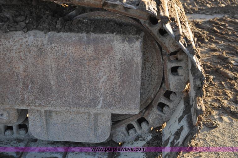 image for item A5841 1997 John Deere 690E LC excavator