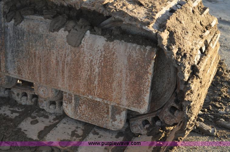 image for item A5841 1997 John Deere 690E LC excavator