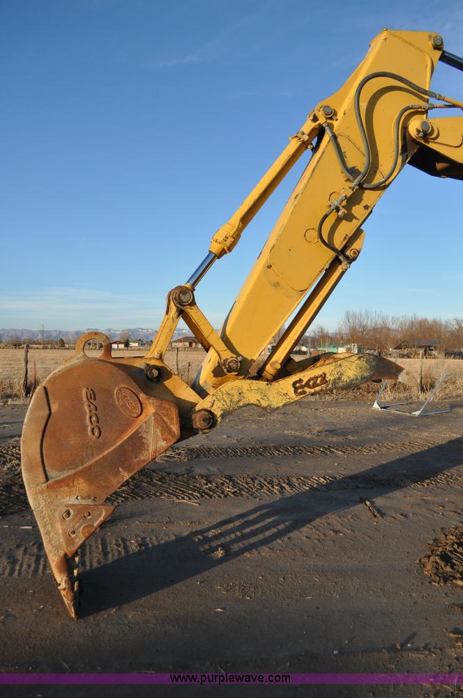 image for item A5841 1997 John Deere 690E LC excavator