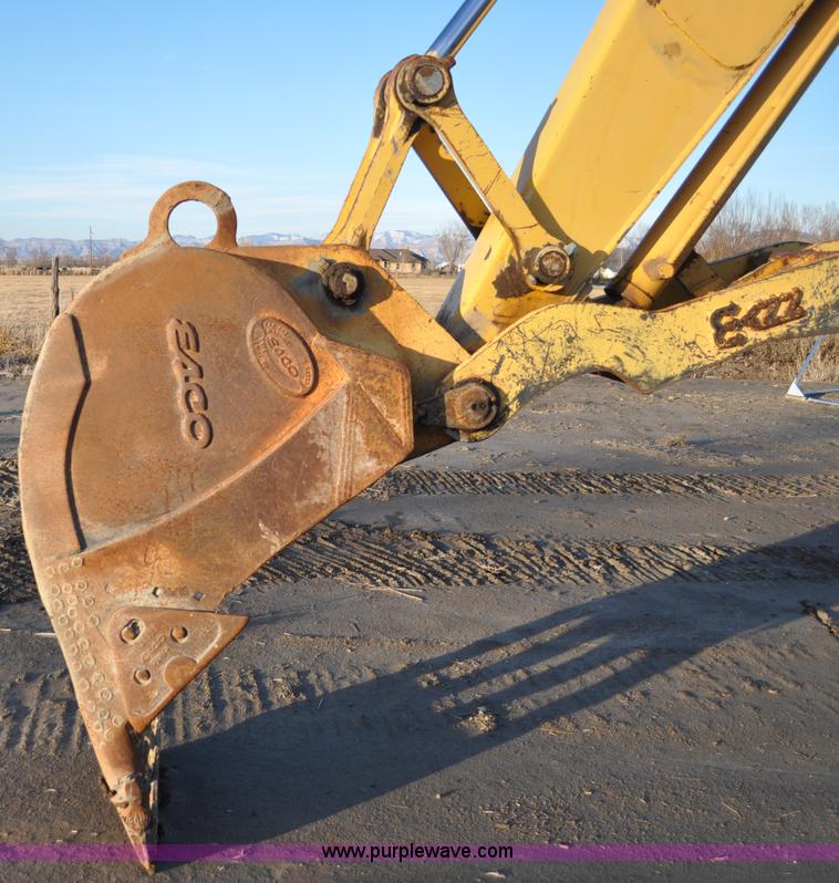 image for item A5841 1997 John Deere 690E LC excavator