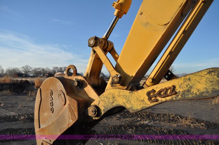 image for item A5841 1997 John Deere 690E LC excavator