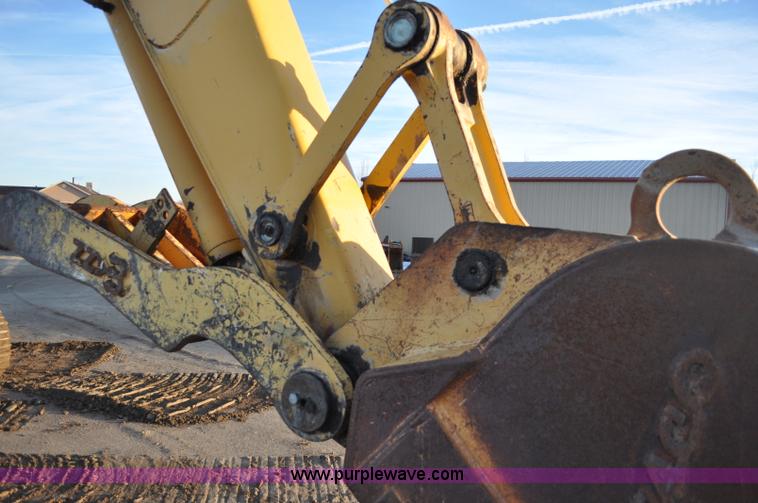 image for item A5841 1997 John Deere 690E LC excavator