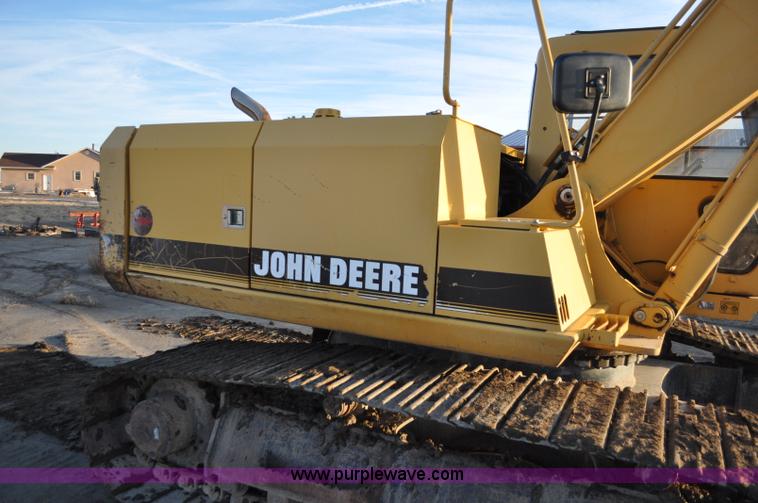 image for item A5841 1997 John Deere 690E LC excavator