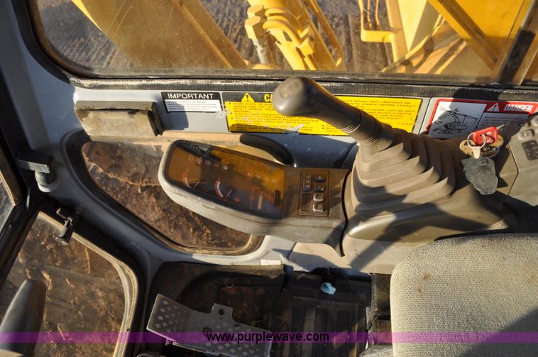 image for item A5841 1997 John Deere 690E LC excavator