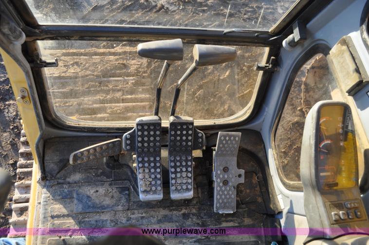 image for item A5841 1997 John Deere 690E LC excavator