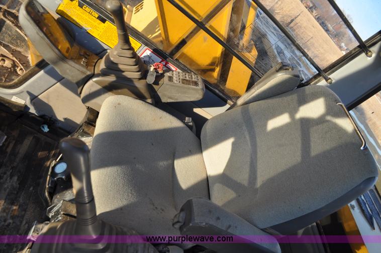 image for item A5841 1997 John Deere 690E LC excavator
