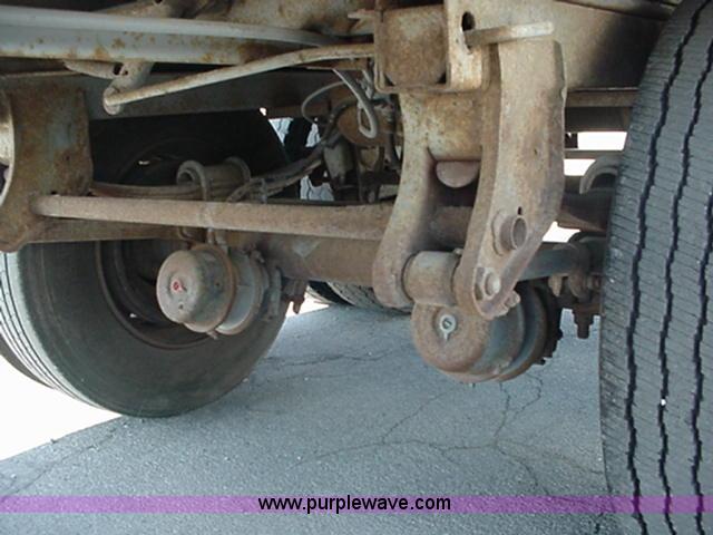 image for item A1822 1986 Monon 48' storage semi trailer