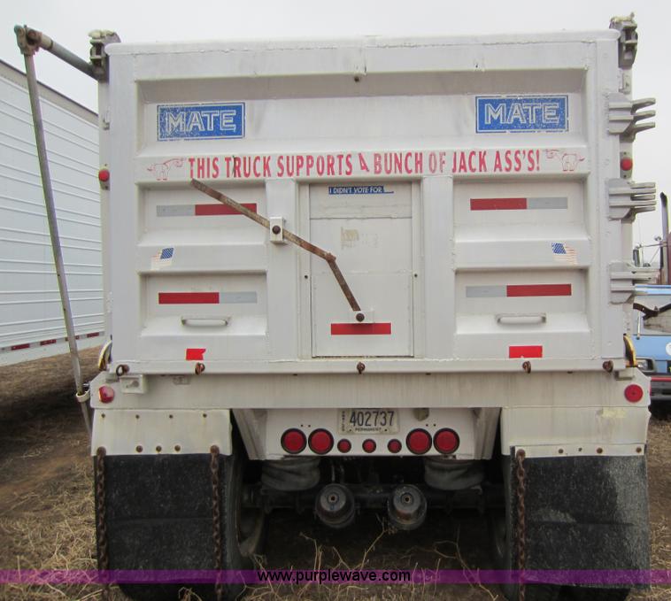 image for item A5641 1993 Mate 39' end dump trailer