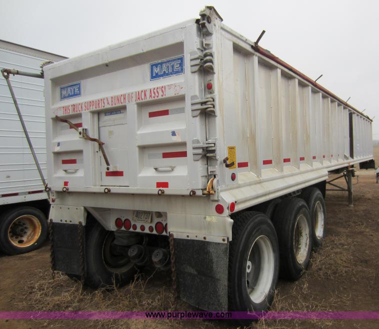 image for item A5641 1993 Mate 39' end dump trailer