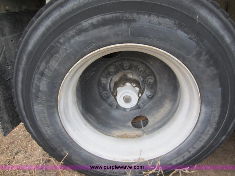 image for item A5641 1993 Mate 39' end dump trailer