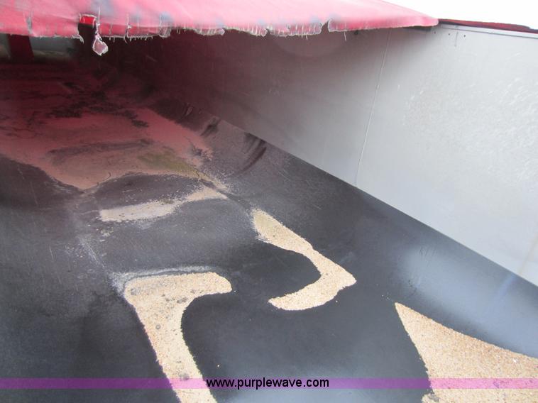 image for item A5641 1993 Mate 39' end dump trailer