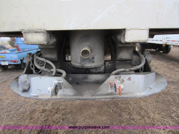 image for item A5641 1993 Mate 39' end dump trailer
