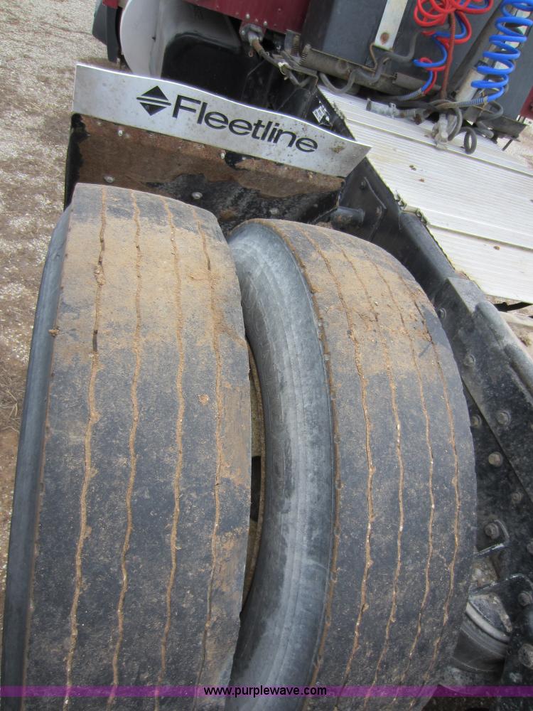 image for item A5642 1989 Kenworth T600 semi truck