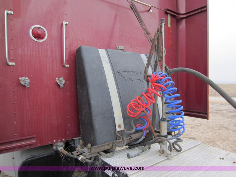 image for item A5642 1989 Kenworth T600 semi truck