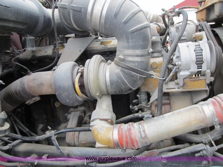 image for item A5642 1989 Kenworth T600 semi truck