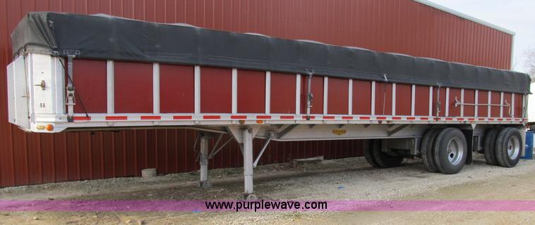 image for item B2589 1976 Raven 40' flatbed trailer
