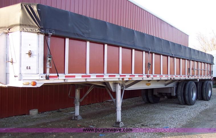 image for item B2589 1976 Raven 40' flatbed trailer