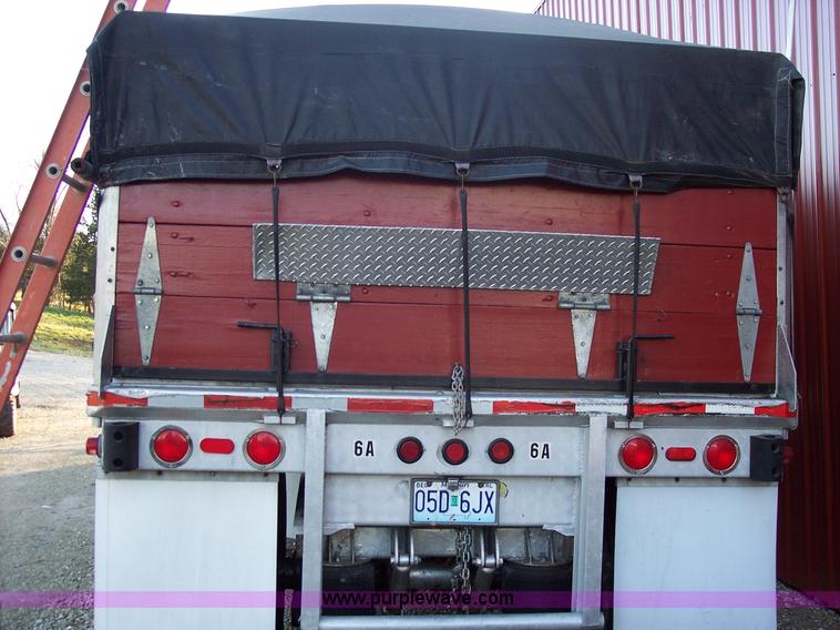 image for item B2589 1976 Raven 40' flatbed trailer