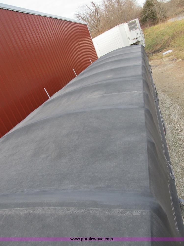 image for item B2589 1976 Raven 40' flatbed trailer