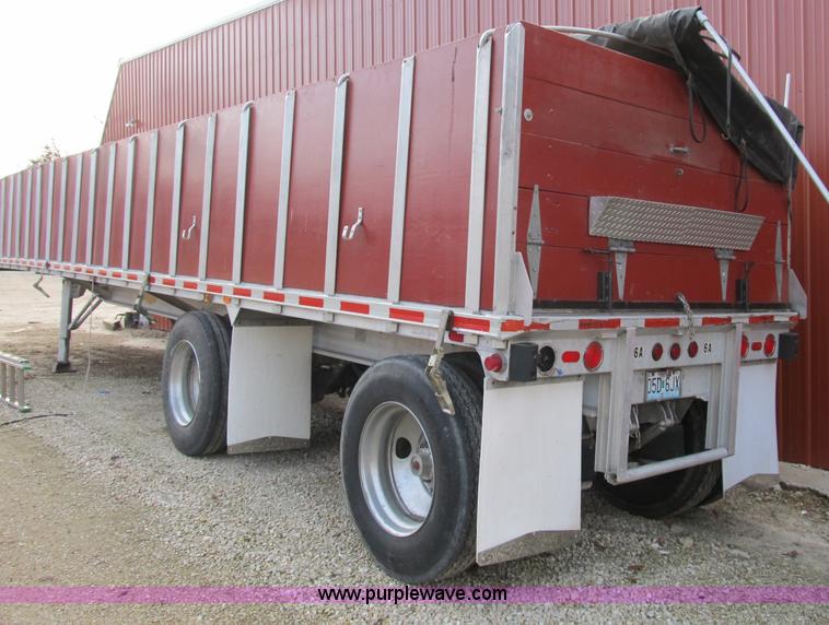 image for item B2589 1976 Raven 40' flatbed trailer