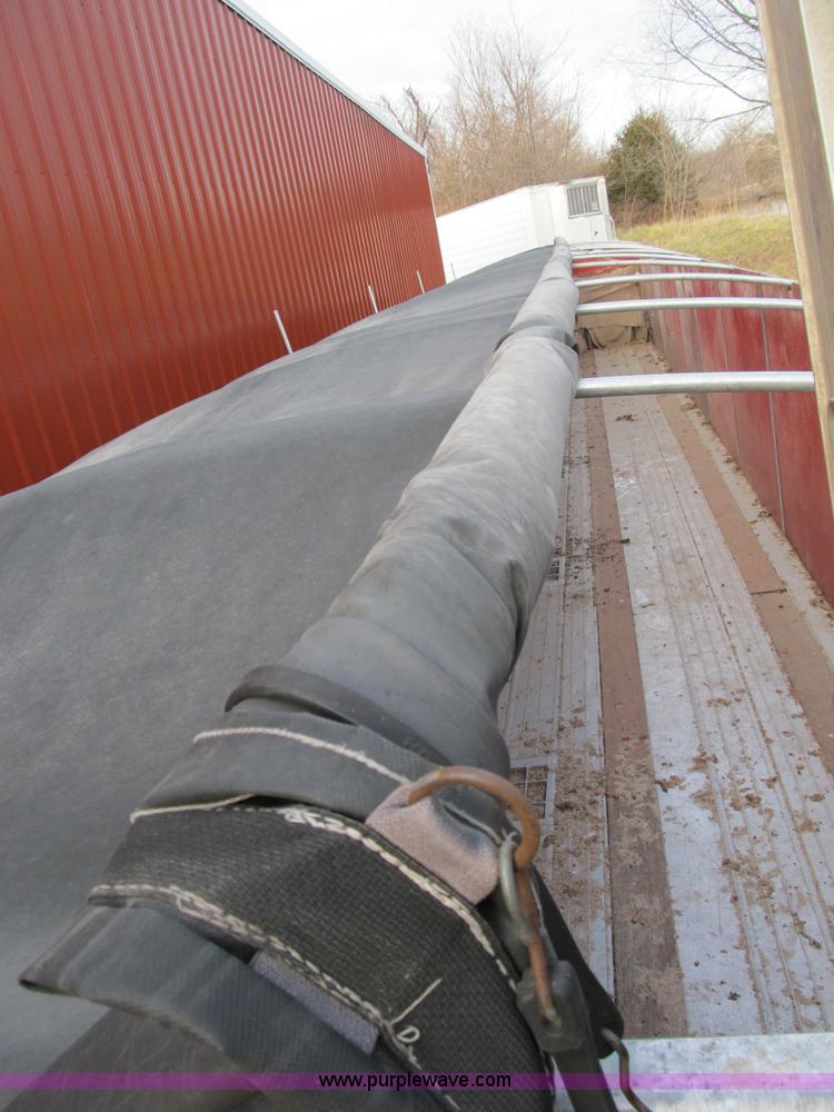 image for item B2589 1976 Raven 40' flatbed trailer