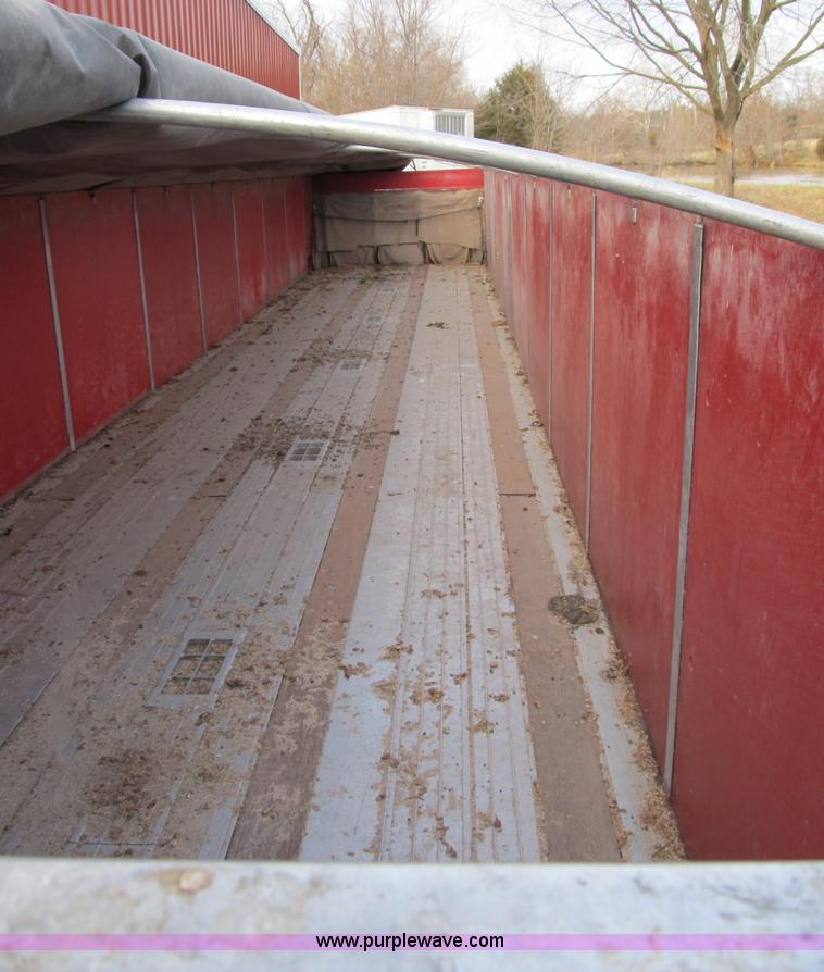 image for item B2589 1976 Raven 40' flatbed trailer