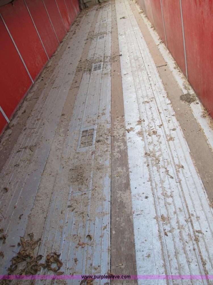 image for item B2589 1976 Raven 40' flatbed trailer