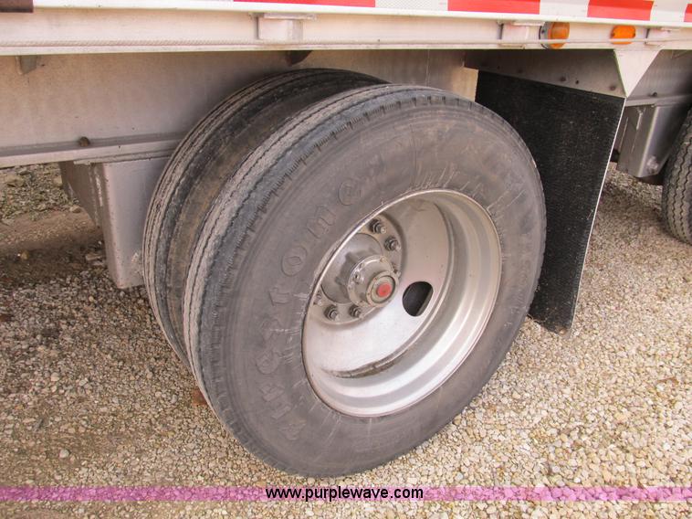 image for item B2589 1976 Raven 40' flatbed trailer