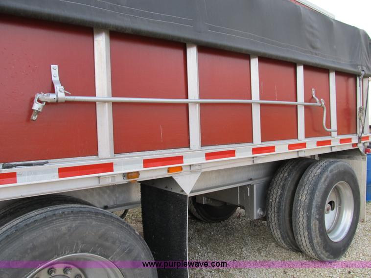 image for item B2589 1976 Raven 40' flatbed trailer