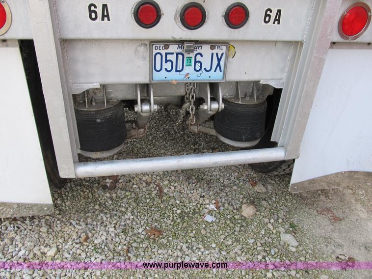 image for item B2589 1976 Raven 40' flatbed trailer