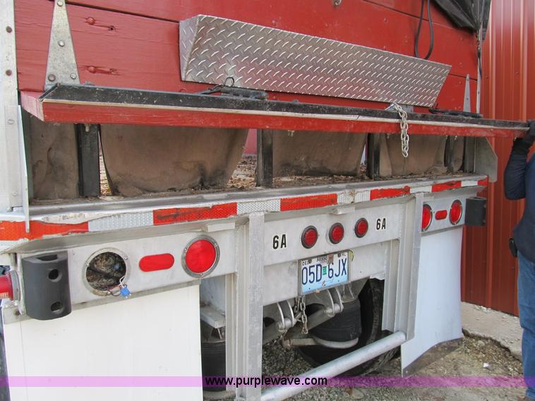 image for item B2589 1976 Raven 40' flatbed trailer