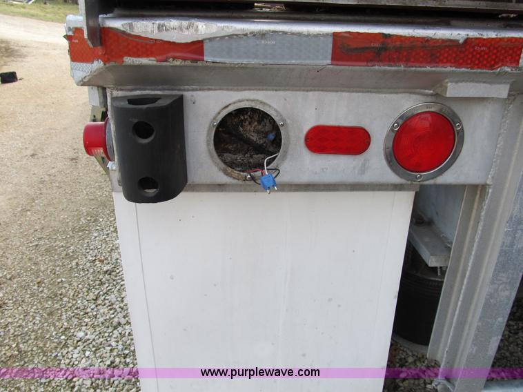 image for item B2589 1976 Raven 40' flatbed trailer