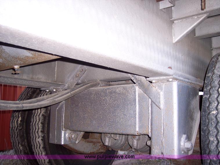 image for item B2589 1976 Raven 40' flatbed trailer