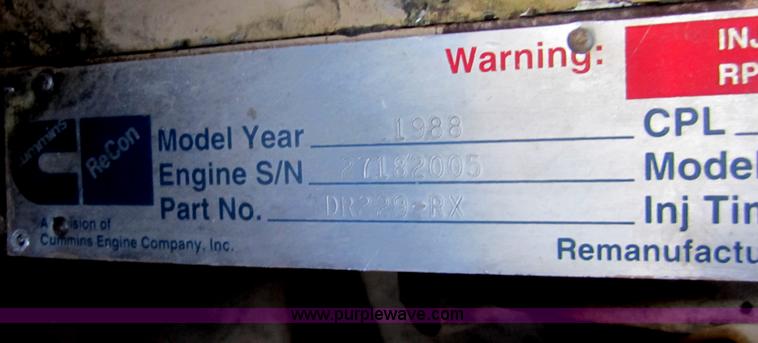 image for item B5605 1988 International F8300 semi truck