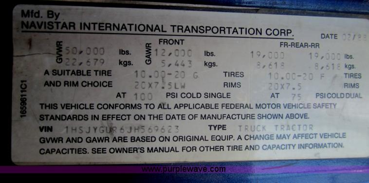 image for item B5605 1988 International F8300 semi truck