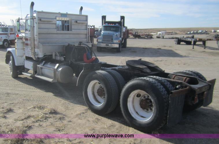 image for item B5606 1986 Freightliner FLC semi truck