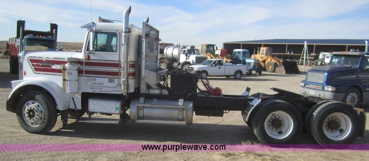 image for item B5606 1986 Freightliner FLC semi truck