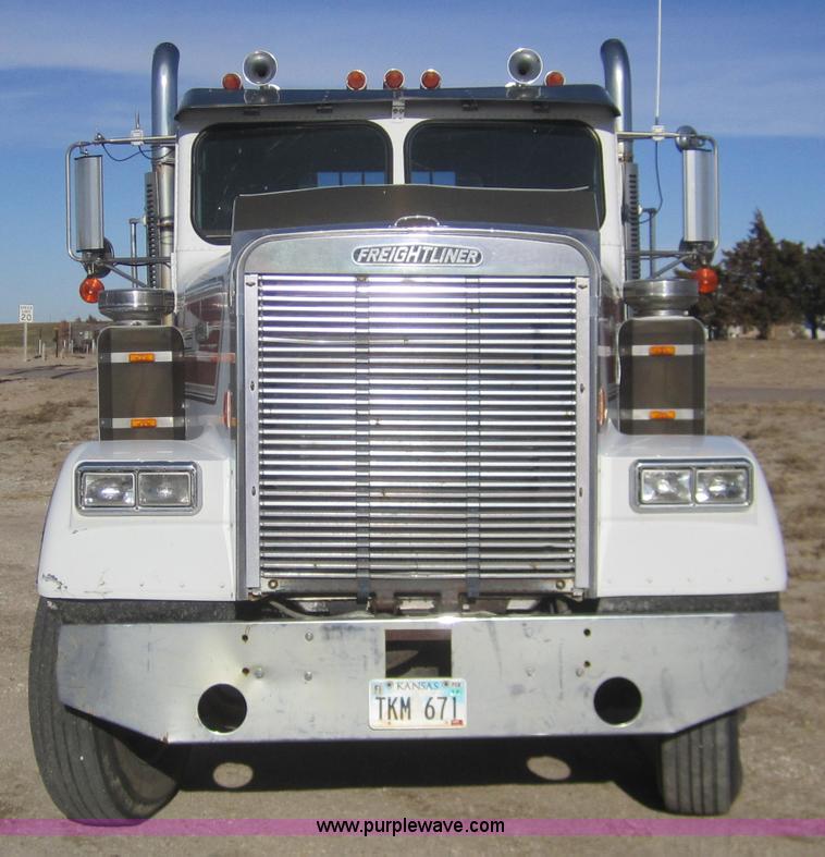 image for item B5606 1986 Freightliner FLC semi truck