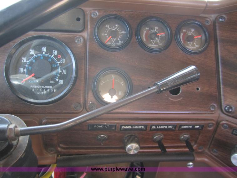 image for item B5606 1986 Freightliner FLC semi truck