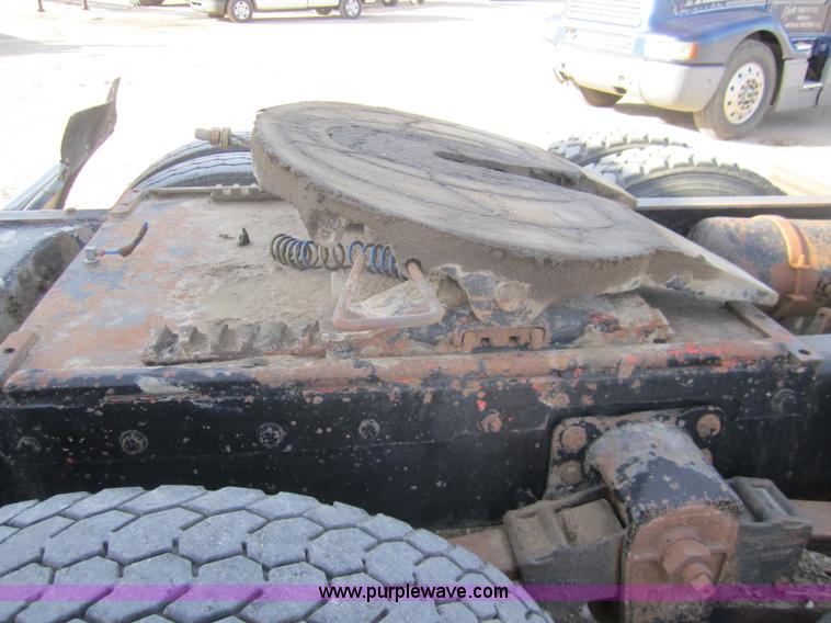 image for item B5606 1986 Freightliner FLC semi truck