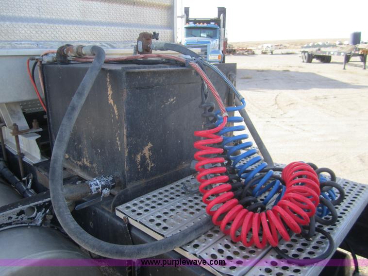 image for item B5606 1986 Freightliner FLC semi truck