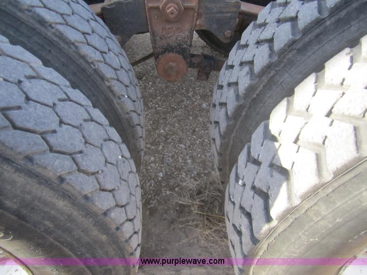 image for item B5606 1986 Freightliner FLC semi truck