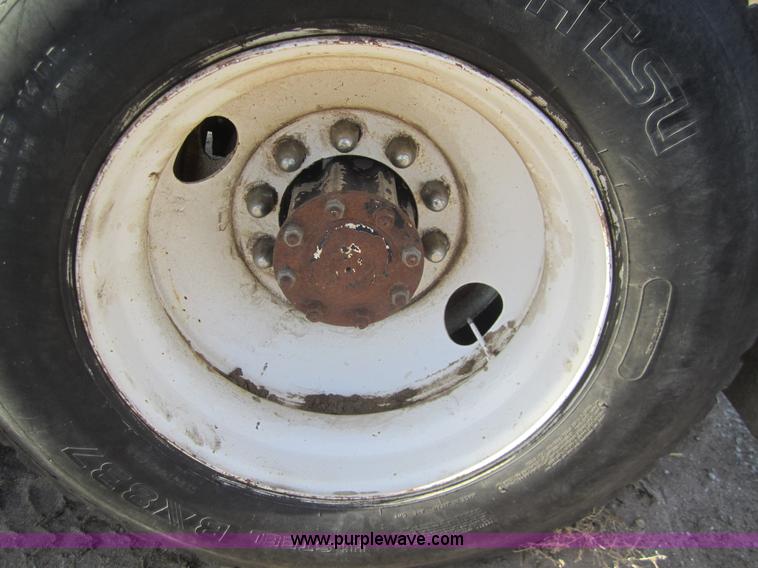 image for item B5606 1986 Freightliner FLC semi truck