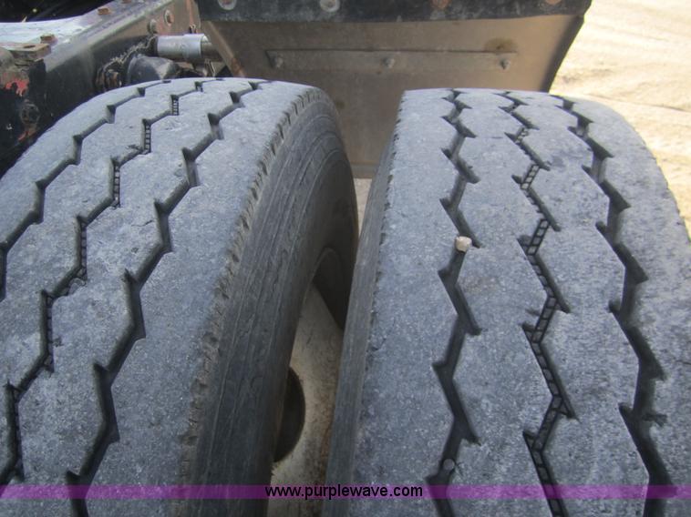 image for item B5606 1986 Freightliner FLC semi truck