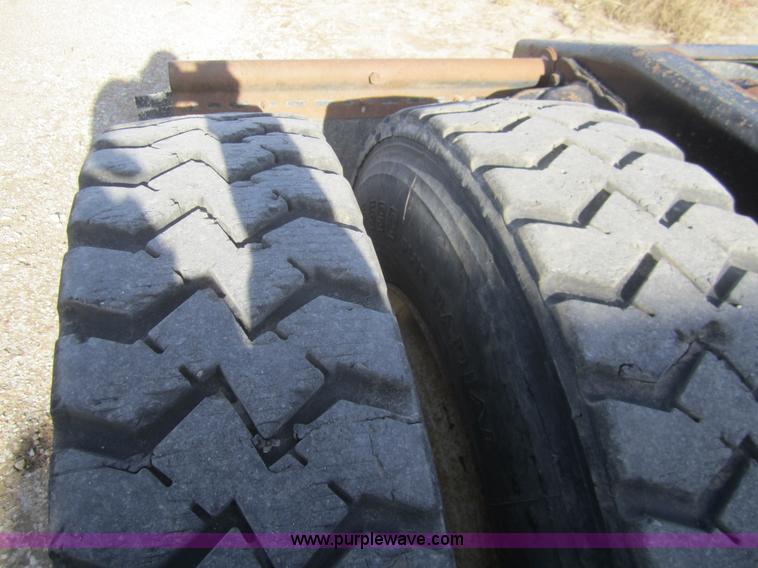 image for item B5606 1986 Freightliner FLC semi truck