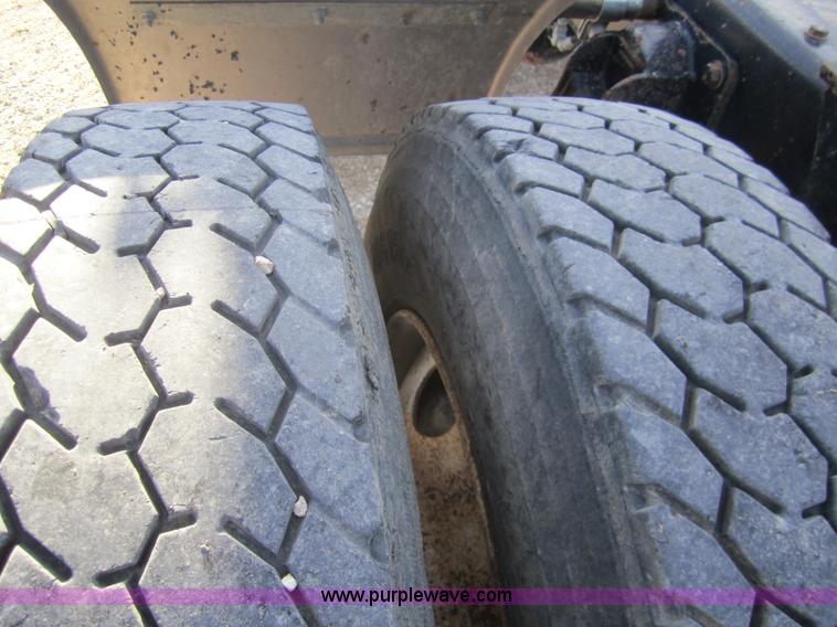 image for item B5606 1986 Freightliner FLC semi truck